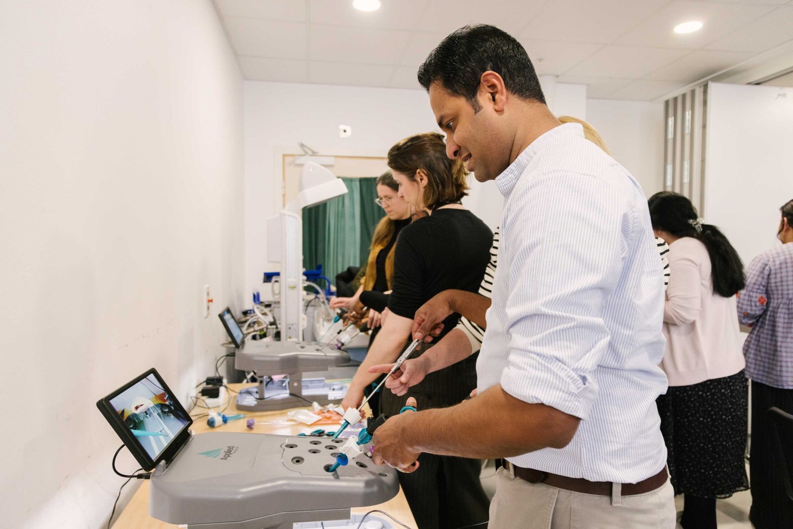 Course Highlights – Laparoscopic and Robotic Hysterectomy Course – CSA (1)